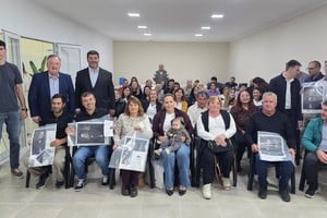 Michlig entregó aportes a instituciones educativas, deportivas, sociales y culturales de San Cristóbal