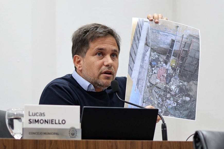 Foto. "Es muy injusta esta situación para la comunidad educativa", dijo Simoniello. Gentileza
