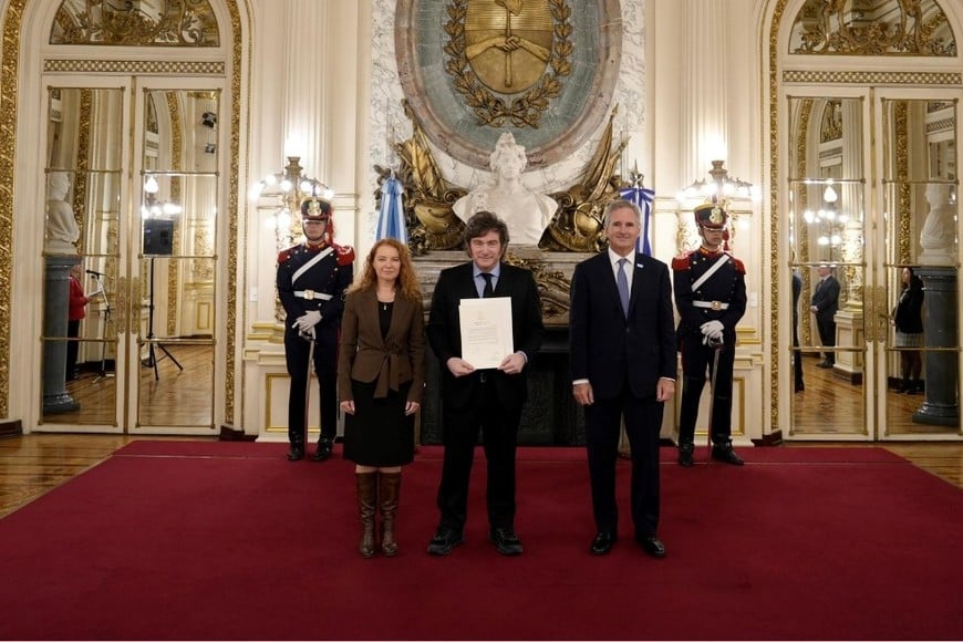 Javier Milei, Pablo Quirno y la Embajadora del Estado de Israel, Ahuva Spieler Reshef. Crédito: Presidencia