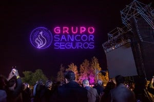 El cierre estuvo marcado por un impresionante espectáculo de 500 drones que iluminaron el cielo de Sunchales.