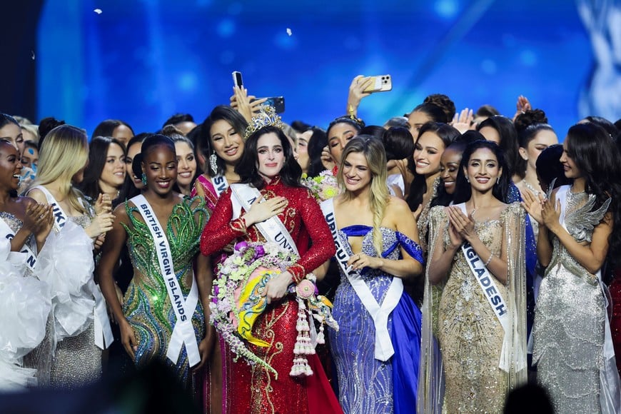 Fatima Bosch of Mexico reacts next to other contestants after being crowned Miss Universe 2025 during the 74th Miss Universe pageant in Bangkok, Thailand, November 21, 2025. REUTERS/Chalinee Thirasupa