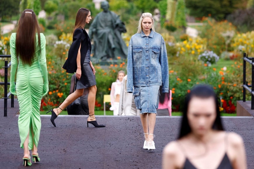 Model Gigi Hadid presents creation by designer Matthew Williams as part of his Spring-Summer 2023 Women's ready-to-wear collection show for fashion house Givenchy during Paris Fashion Week, France, October 2, 2022. REUTERS/Christian Hartmann