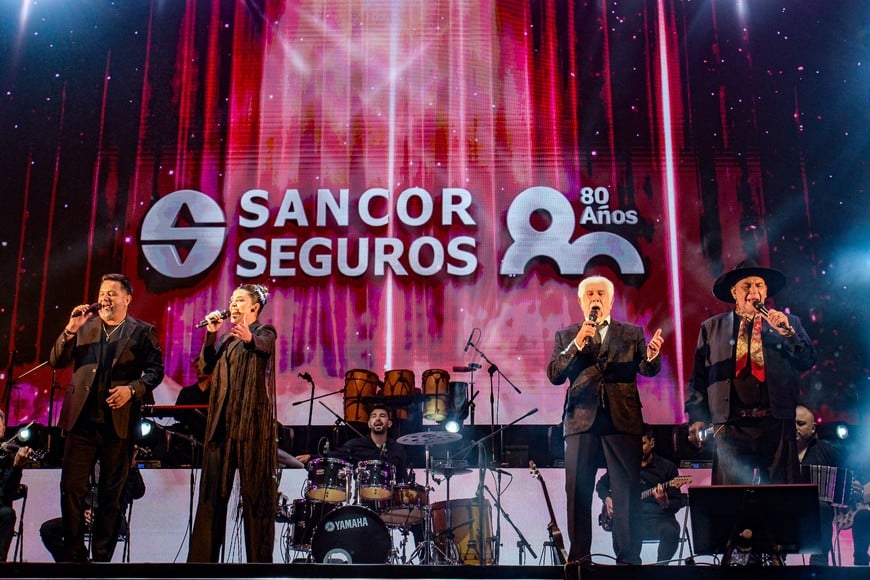 Sancor Seguros celebró sus 80 años con un espectáculo multitudinario y un impactante show de drones