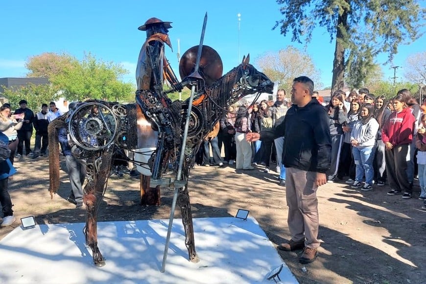Fortín Olmos celebró la 3ª Feria del Libro con Don Quijote como protagonista