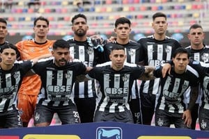 Equipo de Central Córdoba que empató con Riestra 1 a 1.
