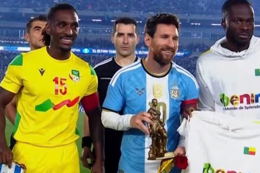 El presente de la selección de Benin a Messi