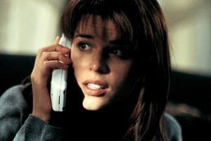 Neve Campbell en la primera entrega de "Scream". Fot: Dimension Films, Woods Entertainment / Netflix