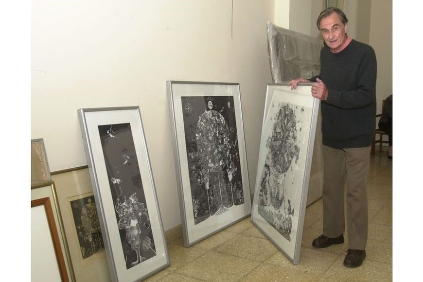 El artista montando una muestra. Foto: Archivo El Litoral