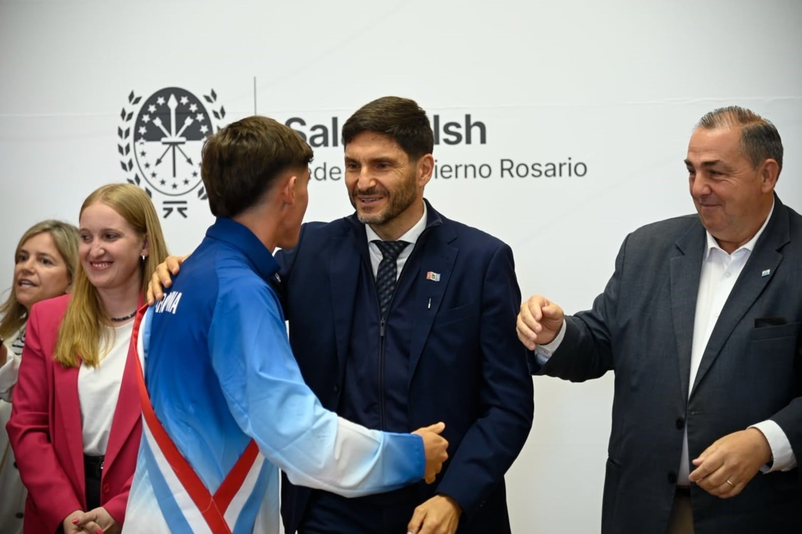 Reconocimiento de Provincia en Rosario a deportistas que participaron de los Juegos Suramericanos.