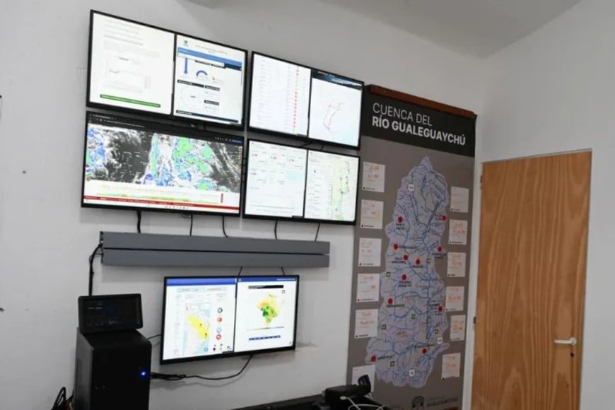 La provincia entregó al municipio cuatro medidores de nivel de agua con tecnología ultrasónica. Foto: GER