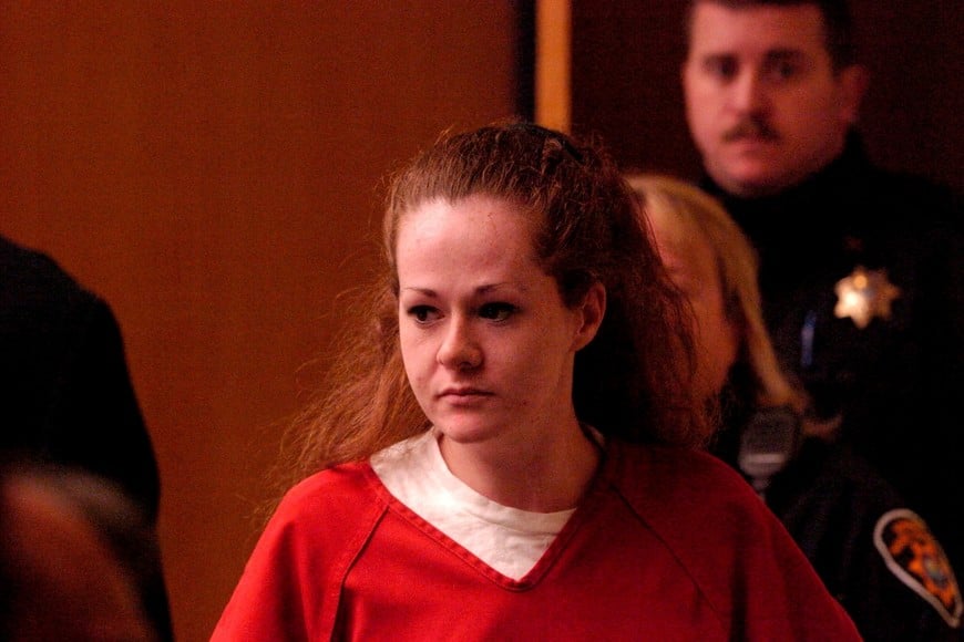 FILE PHOTO: A picture taken on December 4, 2007 shows death row inmate Christa Pike entering a Knox County Criminal Court in Knoxville, Tennessee, US., obtained by Reuters on September 30, 2026.  J. Miles Cary/ Knoxville News Sentinel/USA TODAY NETWORK via REUTERS NO RESALES. NO ARCHIVES. MANDATORY CREDIT./File Photo