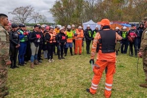Defensa Civil y Fuerzas Armadas activaron protocolos de emergencia y alerta temprana en el Litoral y la Patagonia ante el impacto del fenómeno de El Niño.
