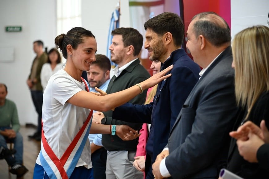 Reconocimiento de Provincia en Rosario a deportistas que participaron de los Juegos Suramericanos. Crédito: Marcelo Manera