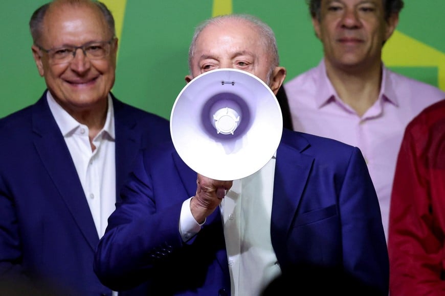 Brazilian President and Workers' Party (PT) candidate for re-election, Luiz Inacio Lula da Silva, speaks after the country's electoral authority said Flavio Bolsonaro will face Lula in the runoff of a presidential election in Sao Paulo, Brazil, October 4, 2026. REUTERS/Amanda Perobelli