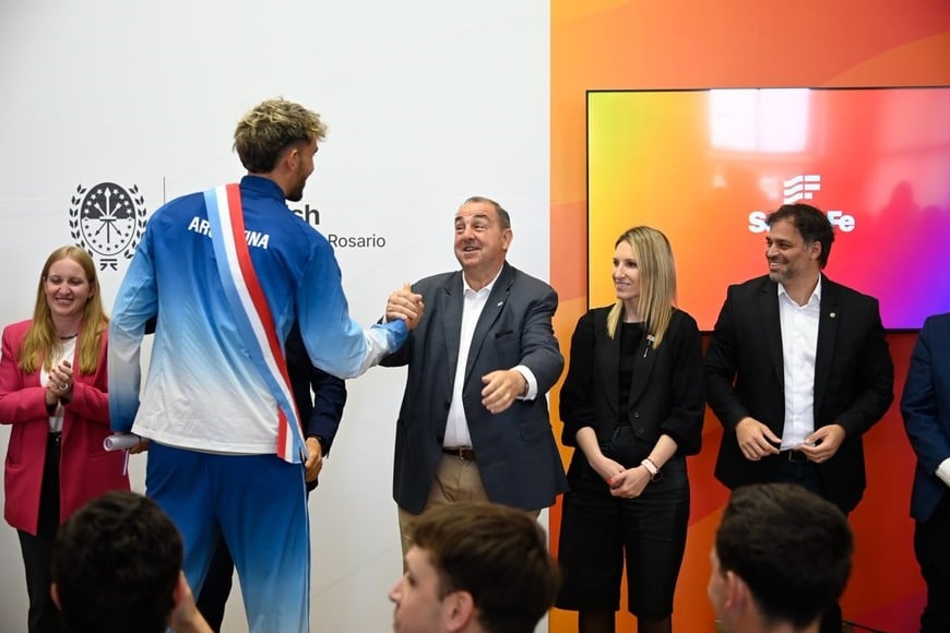 Reconocimiento de Provincia en Rosario a deportistas que participaron de los Juegos Suramericanos. Crédito: Marcelo Manera