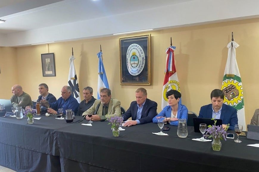 Este martes, se reunieron presencialmente a 27 de los 30 decanos, mientras que otros 3 participaron de manera virtual.  Foto: Gentileza