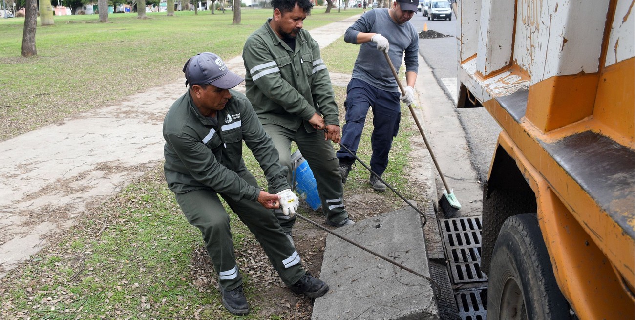 La Municipalidad de Santa Fe refuerza la limpieza y desobstrucción de desagües de la ciudad