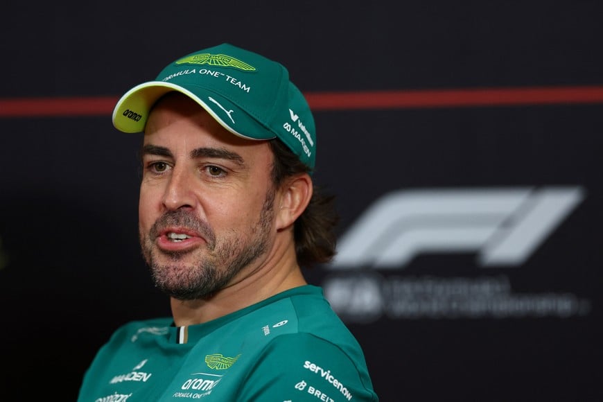 Formula One F1 - Singapore Grand Prix - Marina Bay Street Circuit, Singapore - October 8, 2026
Aston Martin's Fernando Alonso ahead of the race REUTERS/Edgar Su