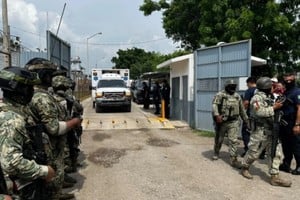 Se escucharon disparos dentro de la prisión, y posteriormente se restringió el acceso de autoridades al recinto.