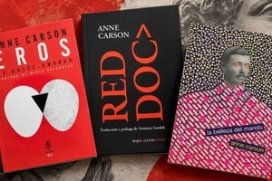 Tres de sus libros, publicados por editoriales locales. Foto: Noticias Argentinas