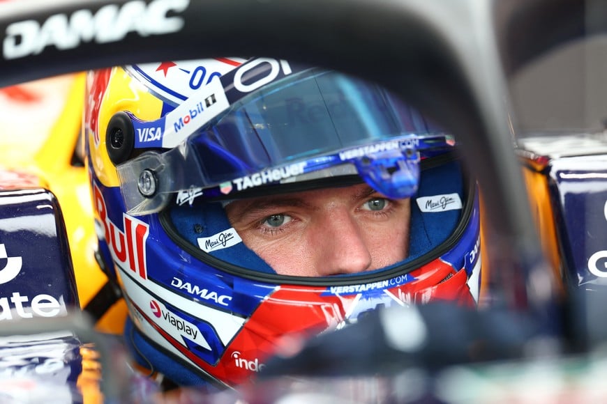 Formula One F1 - Singapore Grand Prix - Marina Bay Street Circuit, Singapore - October 9, 2026
Red Bull's Max Verstappen ahead of practice REUTERS/Edgar Su