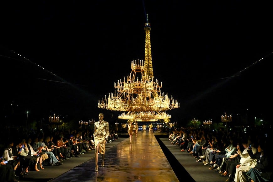 Models present creations by designer Anthony Vaccarello as part of his Spring/Summer 2027 Women's ready-to-wear collection show for fashion house Saint Laurent during Paris Fashion Week in Paris, France, September 29, 2026. REUTERS/Sarah Meyssonnier TPX IMAGES OF THE DAY