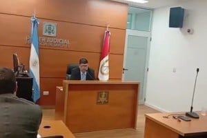 Juez Gonzalo Basualdo al momento de dar lectura al fallo condenatorio.