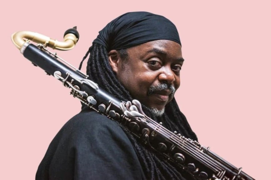 El reconocido saxofonista de jazz Courtney Pine (aquí con el clarinete bajo), quien grabó recientemente con The Rolling Stones