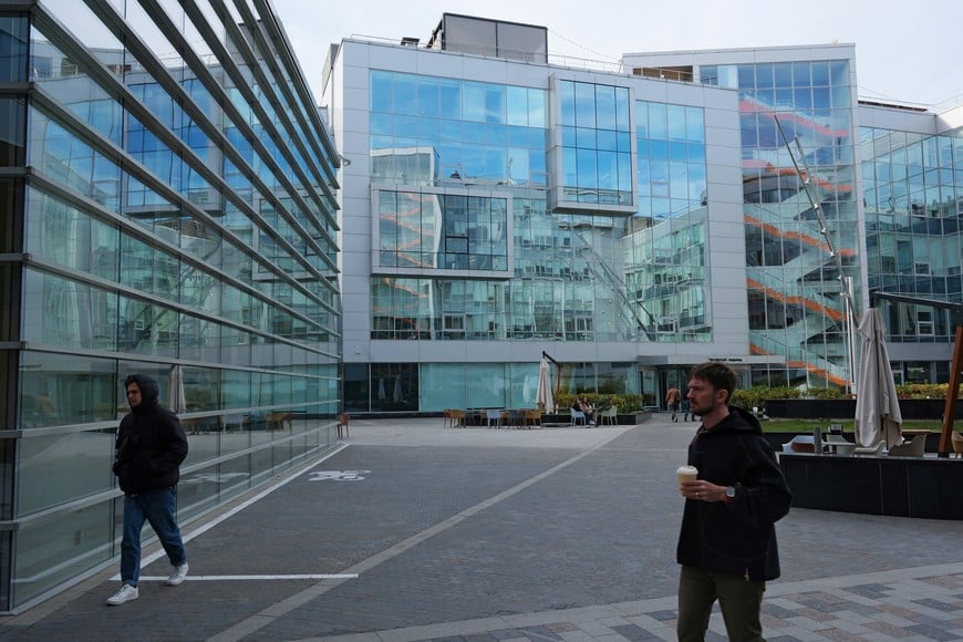 People walk near the headquarters of Yandex, Russia's leading AI and technology company, in Moscow, Russia, October 8, 2026. REUTERS/Shamil Zhumatov