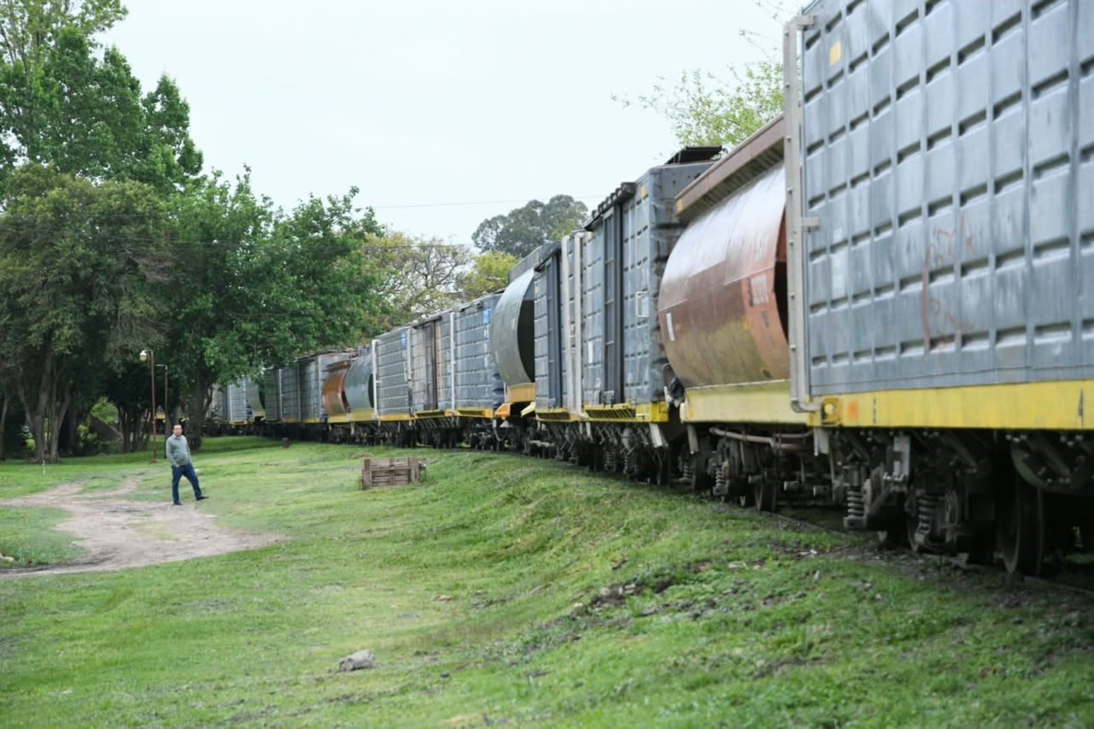 Descarrilaron dos vagones de un tren en la ciudad de Santa Fe.