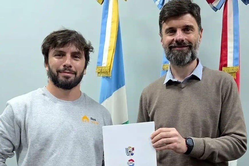 El presidente comunal Federico Vallé durante la firma del convenio