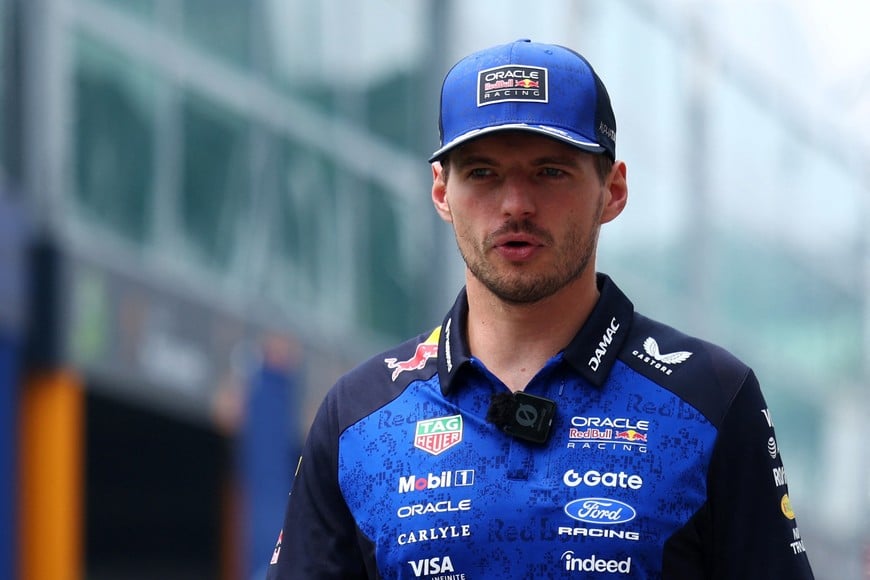 Formula One F1 - Singapore Grand Prix - Marina Bay Street Circuit, Singapore - October 9, 2026
Red Bull's Max Verstappen arrives ahead of practice REUTERS/Edgar Su
