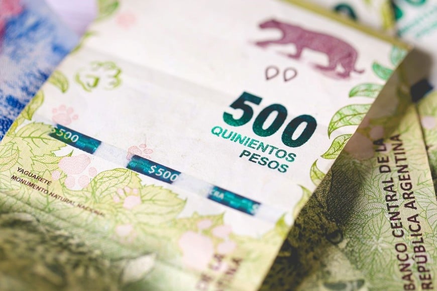 Si el billete mantiene, como mínimo, el 60% de su superficie original, corresponde el canje en el momento.