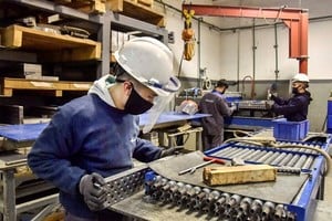 Al desarrollo genuino lo hace la suma de millones de decisiones cotidianas: la pyme que toma un empleado, el cliente que compra, el comerciante que repone stock.