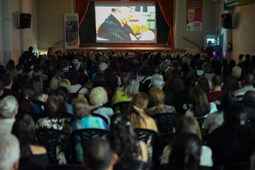 Villa Gobernador Gálvez celebra el Octubre Dorado con actividades deportivas, culturales y recreativas para adultos mayores
