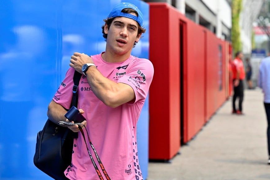 Formula One F1 - Singapore Grand Prix - Marina Bay Street Circuit, Singapore - October 9, 2026
Alpine's Franco Colapinto arrives ahead of practice REUTERS/Caroline Chia
