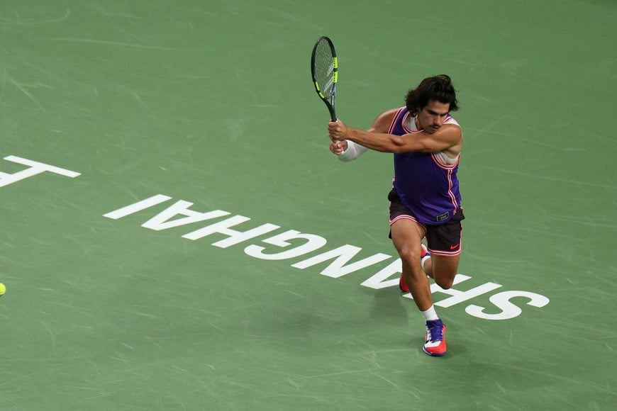 Tennis - ATP Masters 1000 - Shanghai Masters - Qizhong Forest Sports City Arena, Shanghai, China - October 10, 2026
Spain's Carlos Alcaraz in action during his round of 64 match against Argentina's Juan Manuel Cerundolo REUTERS/Go Nakamura