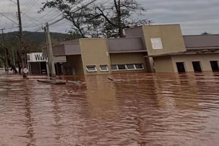 Crecida del río Uruguay: evacuaciones en Concordia y alerta roja en varias ciudades de la región