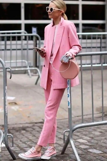 Las distintas tonalidades ofrecen opciones para looks clásicos y modernos.
