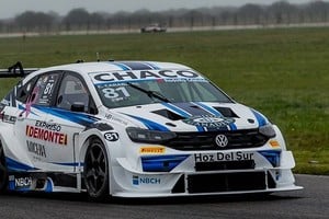 TC2000 en Toay: Lucas Carabajal dominó el shakedown bajo la lluvia con el VW Nivus
