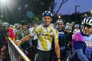 La presencia de Scaloni en los 129 km del Gran Fondo Buenos Aires.
