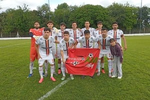 En un duelo parejo y con goles en el segundo tiempo, el elenco santafesino reaccionó ante el conjunto rafaelino y dejó la llave abierta de cara a la revancha.
