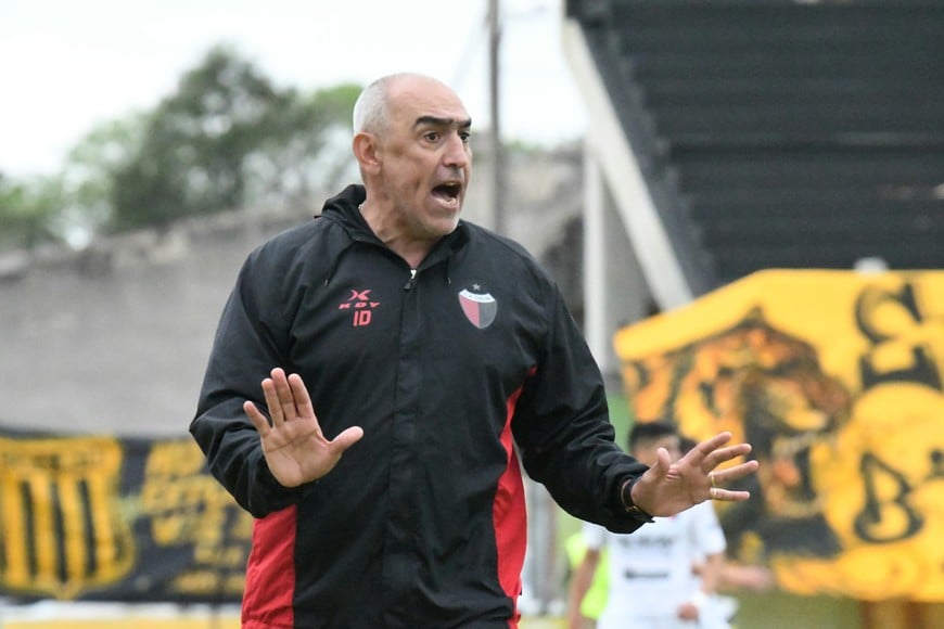 Colon vs Mitre Fecha 33 Primera Nacional 11 de octubre de 2026. Crédito: Gustavo Autalan.
