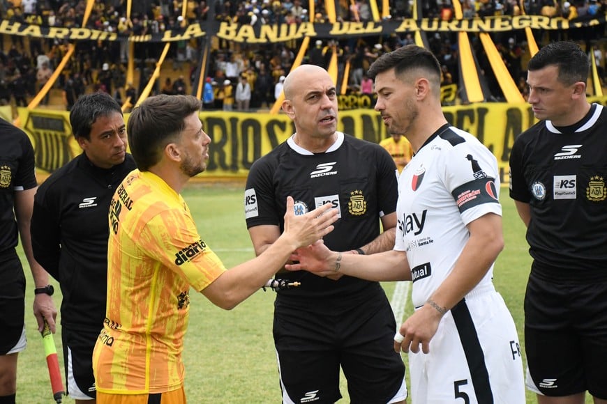 Colon vs Mitre Fecha 33 Primera Nacional 11 de octubre de 2026. Crédito: Gustavo Autalan.