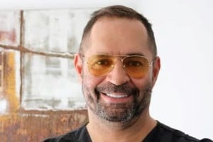 Alexander Aslani, un reconocido cirujano plástico de origen alemán