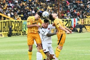 Colon vs Mitre Fecha 33 Primera Nacional 11 de octubre de 2026. Crédito: Gustavo Autalan.