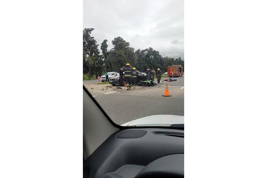 Personal policial y de seguridad vial trabajaron en el lugar.