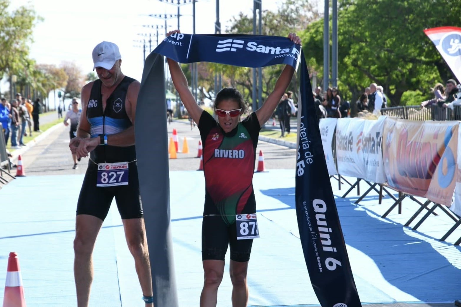 La Costanera Este de Santa Fe recibió a 105 atletas de 18 países que compitieron en la Copa Continental de Triatlón.