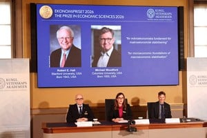 Se anuncia a Robert E. Hall y Michael Woodford como galardonados con el Premio del Banco de Suecia en Ciencias Económicas Créditos: REUTERS/ Tom Little