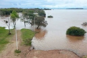 Frente a la capital correntina, el caudal del Paraná se ubica actualmente en los 4,98 metros.